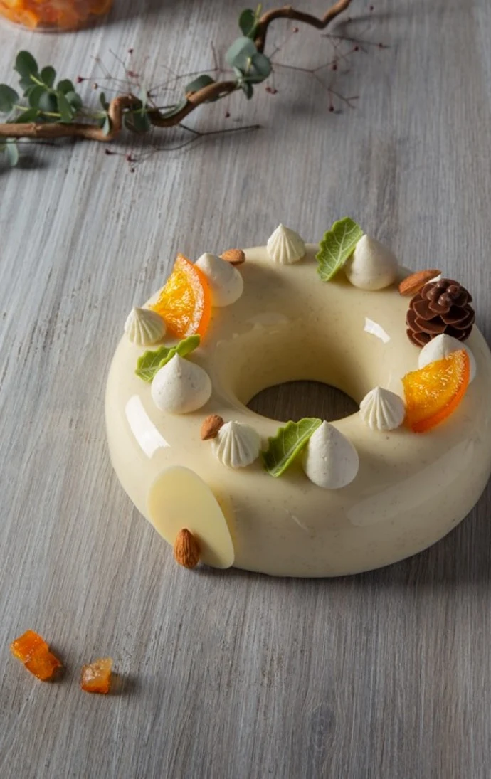 Entremets en couronne aux finitions délicates